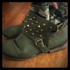 Women’s combat shoes